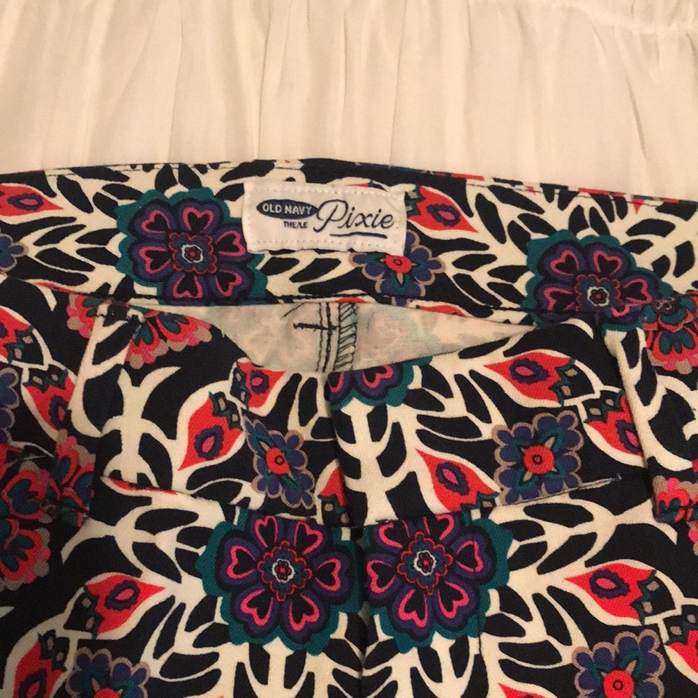 Old Navy Pixie Pants 4 Regular Beautiful Pattern - image 6